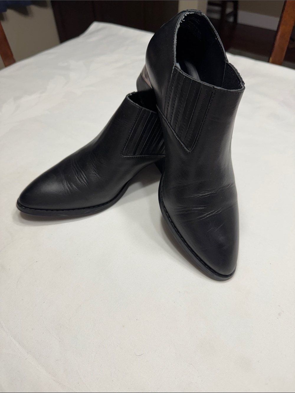 Steve Madden women’s black leather “Barnet Bootie” size 8M